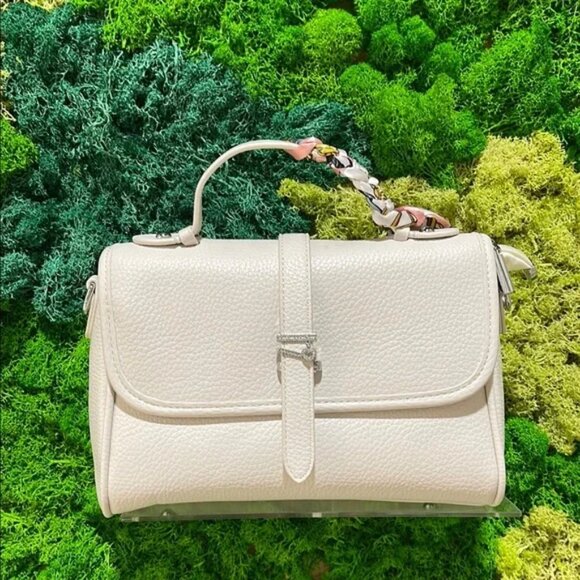 BHeveryday The Francis Handbag - Picture 3 of 8